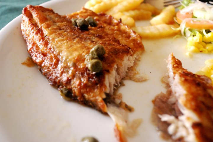 ปลาลิ้นหมาทอด Uncle steak ปลาลิ้นหมาทอด Uncle steak