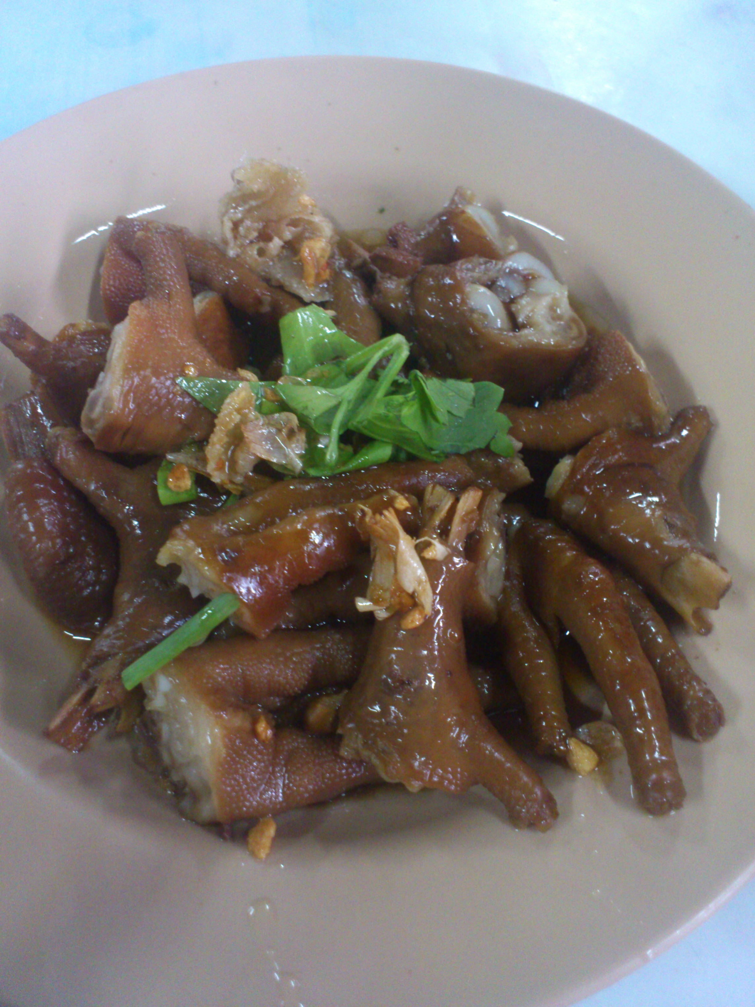 ขาไก่,ข้อไก่ตุ๋น ก๋วยเตี๋ยวเป็ดหลังวัดโพธิ์