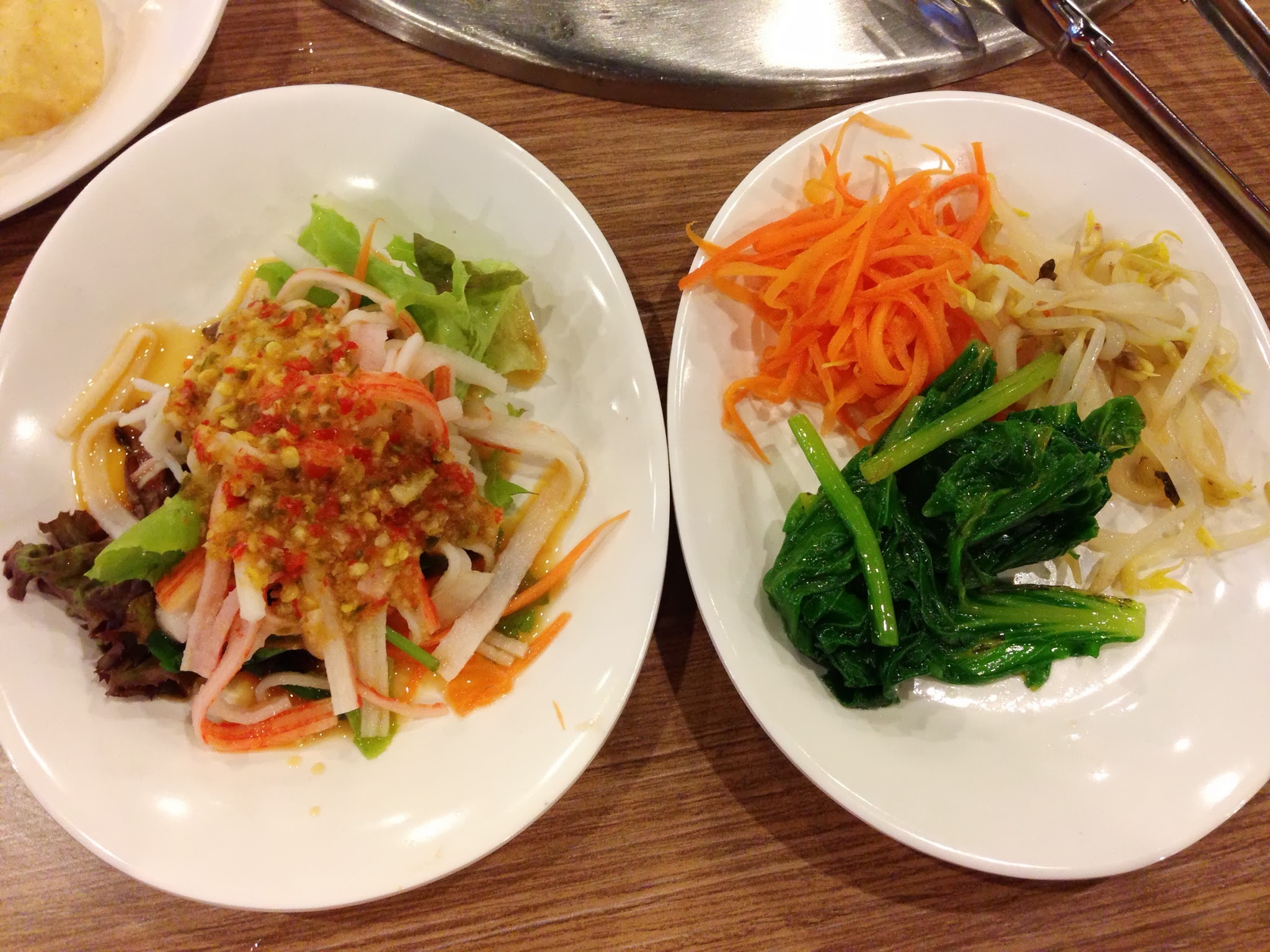 ยำปูอัด กับผักยำน้ำมันงา