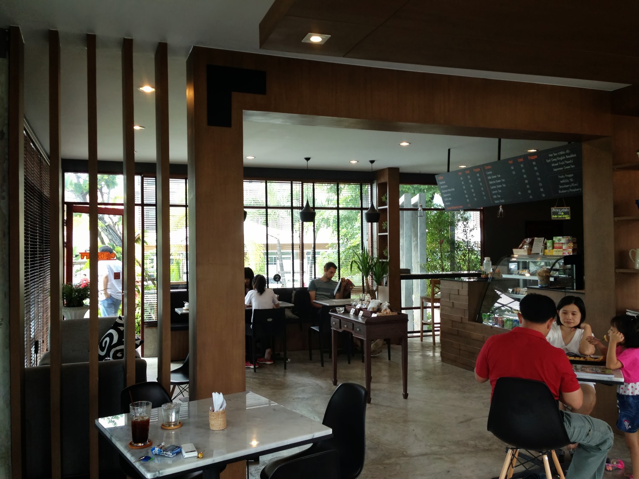 บรรยากาศในร้าน