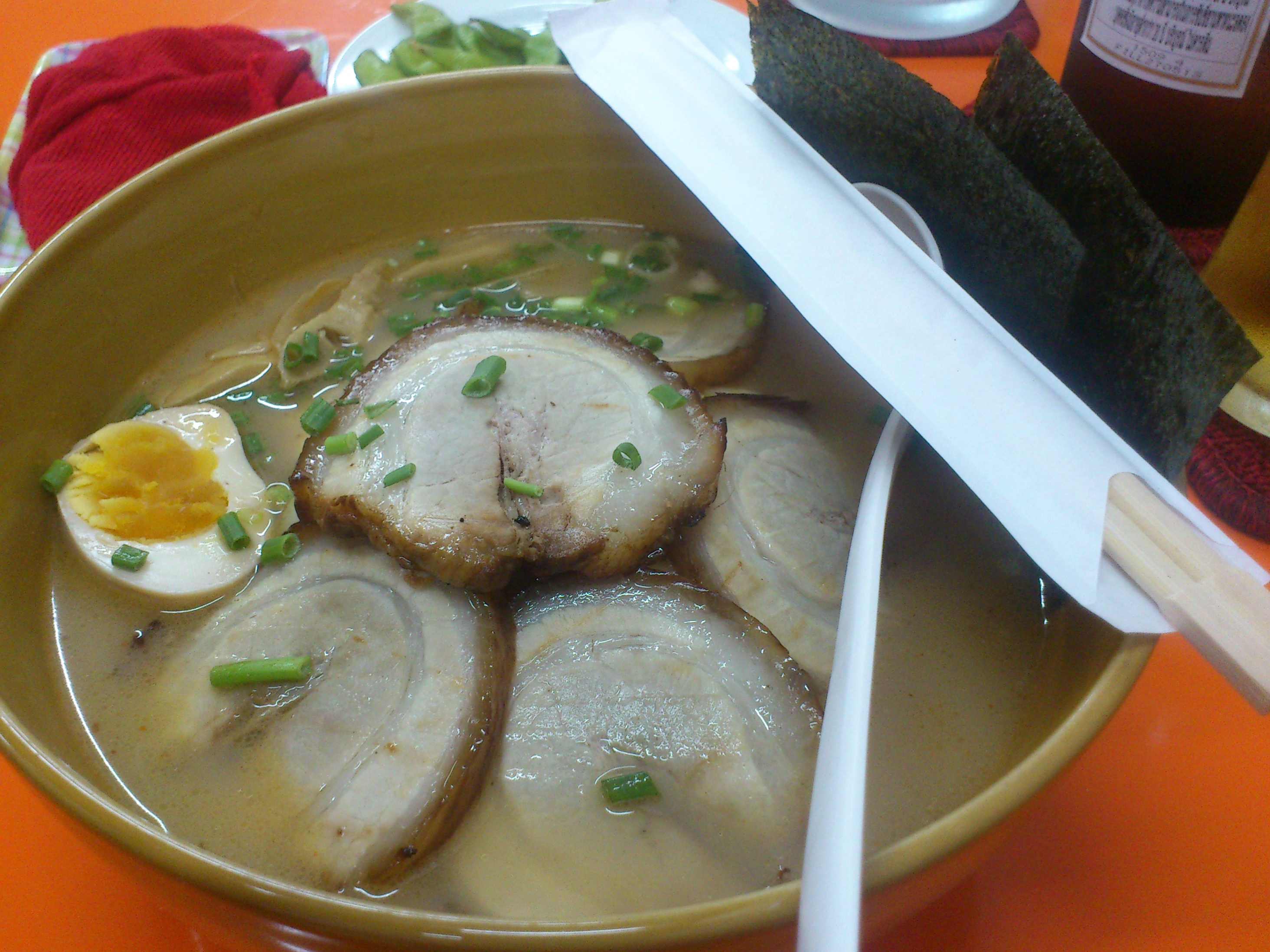 ชาชูเมน ร้านราเม็งถนนสรรพสิทธิ์
