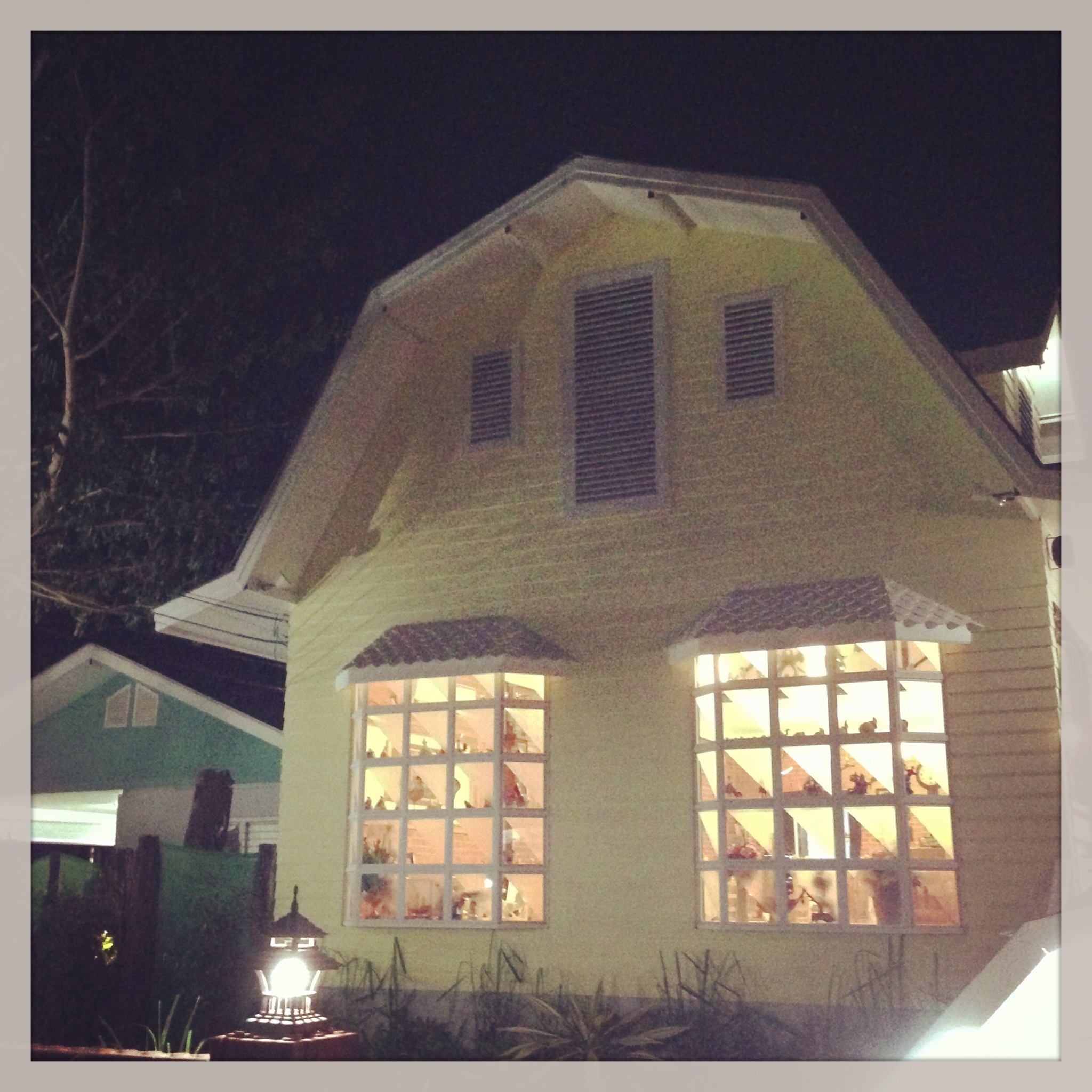 ร้านเบิกบาน บรรยากาศตอนกลางคืน
