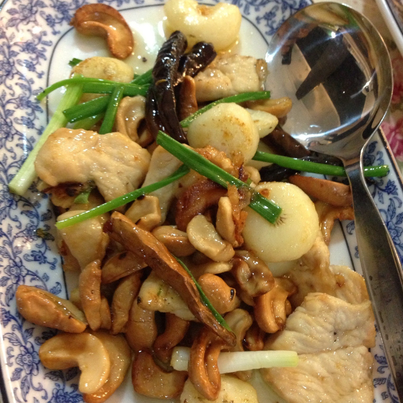 ไก่ผัดเม็ดมะม่วงหิมพานต์